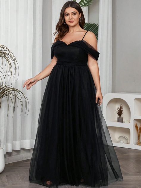 Plus Cold Shoulder Mesh Overlay Maxi Bridesmaid DressI discovered amazing products on SHEIN.com, come check them out! Red Maid Of Honor Dresses, Prom Dresses Plus Size With Sleeves, Elegant Plus Size Outfits, Maroon Wedding Dress, Short Black Bridesmaid Dresses, Plus Prom Dresses, Prom Dresses Plus Size, Maroon Bridesmaid Dresses, Short Noir