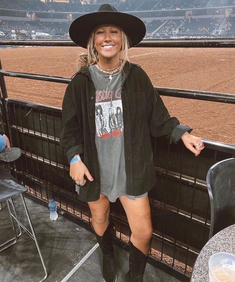 Vegas Fits, Western Closet, Casual Western Outfits, Boho Western Outfits, Western Fall Outfits, Punchy Outfits, Concert Outfit Fall, Nfr Outfits, Western Girl Outfits