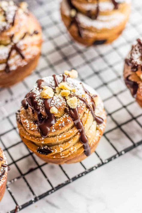 Vegan Croissant, Sweet Yeast Dough, Cruffin Recipe, Almond Butter Recipes, Vegan Pastries, Chocolate Muffin Recipe, Yeast Dough, Sweet Pastries, Vegan Dessert Recipes