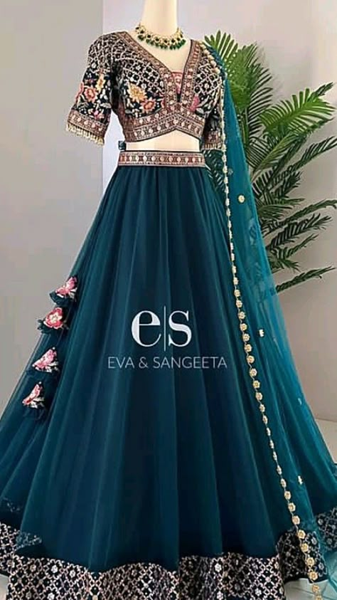 Lehnga Ideas Simple, Plain Skirt Lehenga, Lehnga Blouse Designs Latest For Girls, Green Lehenga Simple, Stitched Lehenga Ideas, Lenga Design Latest, Simple Ghagra Designs, Lehenga Simple Elegant, Anarkali Dress Simple Classy