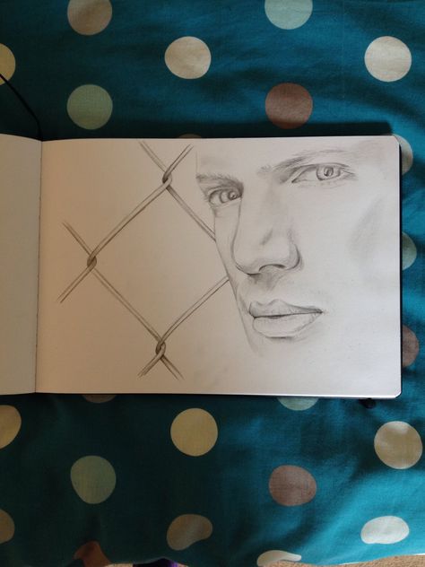 Prison Break Drawing, Wentworth Miller Prison Break, Broken Rose, Michael Scofield, Anime Rapper, Wentworth Miller, Rose Tutorial, Prison Break, Big Sean