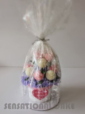 Cake Pop Gift, Choc Truffles, Vase Cake, Cake Pop Bouquet, Cake Pop Displays, Bouquet Cake, Cake Pop Designs, Mothers Day Baskets, Singapore Wedding