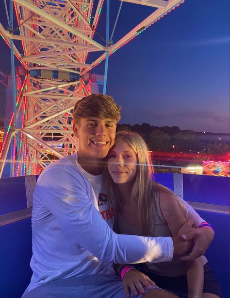 Fair With Boyfriend, Fair Pics, Bf Aesthetic, Dream Bf, Fall Couple Pictures, Fair Pictures, Boyfriend Aesthetic, Dream Boyfriend, Inspo Instagram