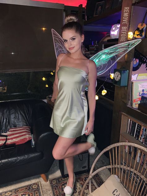 Tinkerbell halloween costume Tinkerbell Costume College, Tinkerbell Halloween Costume, Tinkerbell Halloween, Butterfly Catcher, Solo Halloween Costumes, Sully And Boo, Bell Costume, 5sos Concert Outfit, Belle Outfit