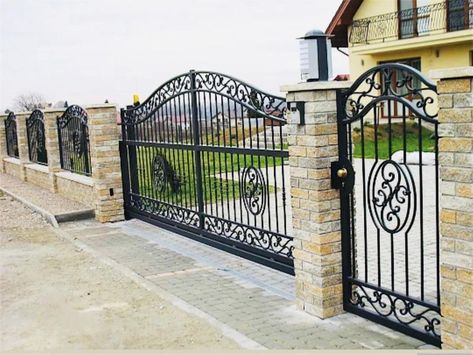 Wood Gates Driveway, Metal Driveway Gates, Tor Design, Backyard Gates, Metal Garden Gates, Modern Gate, Entrance Gate, Entrance Gates Design, Wrought Iron Gate