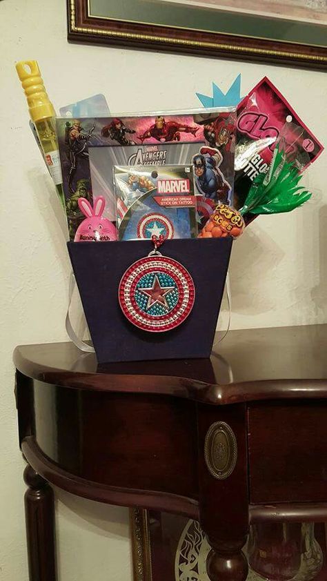 Marvel Captain America Custom Gift Basket by Charming Memories Marvel Gift Basket, Captain America Gifts, Marvel Gift, America Theme, Spiderman Gifts, Marvel Gifts, Marvel Captain America, Gift Ideas For Men, Gift Basket