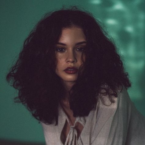 Sabrina Claudio-Female Energy Sabrina Claudio Outfits, Faceclaims Female, Sabrina Claudio, Female Energy, Female Character Inspiration, Big Thing, African American Hairstyles, Genetic, Dark Hair