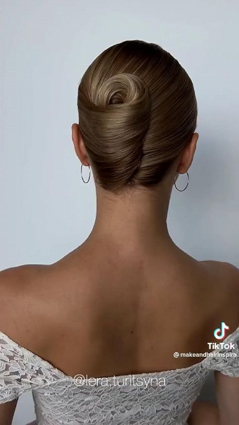 Guest Hair, Easy Hair Updos, Hairstyle Tutorial, Low Bun, Hair Up Styles, Bun Hairstyles For Long Hair, Hair Stylist Life, Sleek Hairstyles, Short Hair Updo