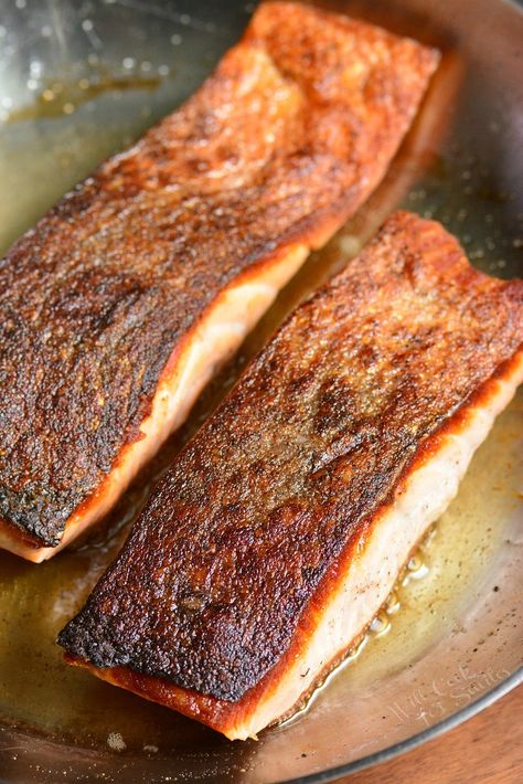 Crispy Skin Salmon. Simple and exquisite pan-seared salmon that takes about 10 minutes to prepare and will go perfectly with any side dish. #salmon #dish #dinner #easydinner #light #healthy