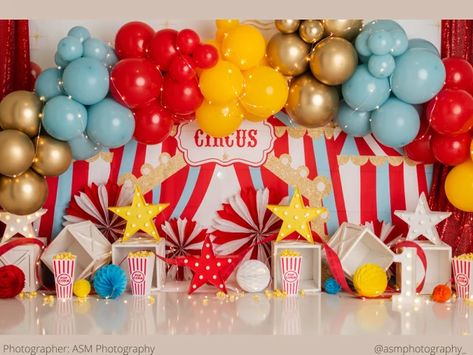 GlitteratiPartyShop - Etsy Circus Theme Decorations, Circus Birthday Party Decorations, Circus Themed Birthday Party, Vintage Carnival Party, Circus Ideas, Circus First Birthday, Circus 1st Birthdays, Circus Birthday Party Theme, Carnival Birthday Party Theme