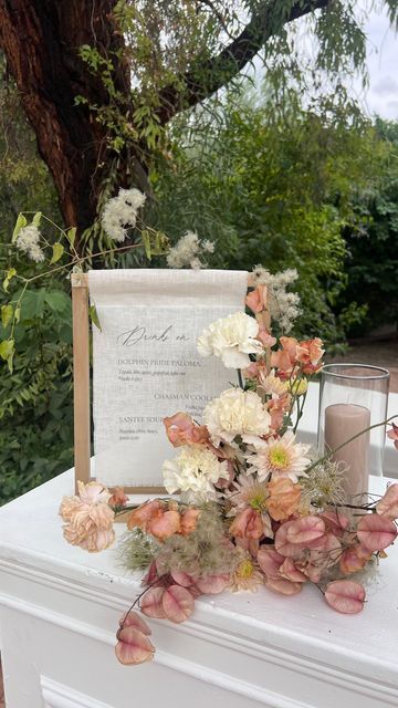 Bar Flowers, Decoration Buffet, Neutral Wedding, Garden Party Wedding, Bar Menu, Wedding Mood Board, Wedding Flower Arrangements, Wedding Bar, Wedding Mood