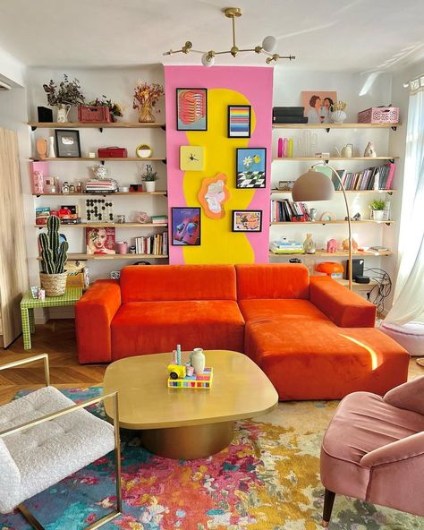 Colourful Living Room, Apartment Aesthetic, Salalah, Apartment Decor Inspiration, Apartment Inspiration, Living Room Inspo, A Living Room, Eclectic Home, Dream House Decor