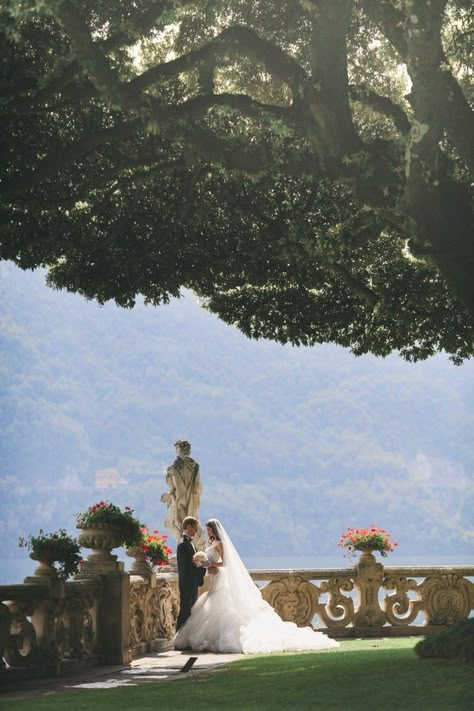 Dream Marriage, Dream Wedding Venues, Wedding Money, Lake Como Wedding, Destination Wedding Locations, Lake Wedding, Wedding Places, Wedding Aesthetic, Italian Wedding