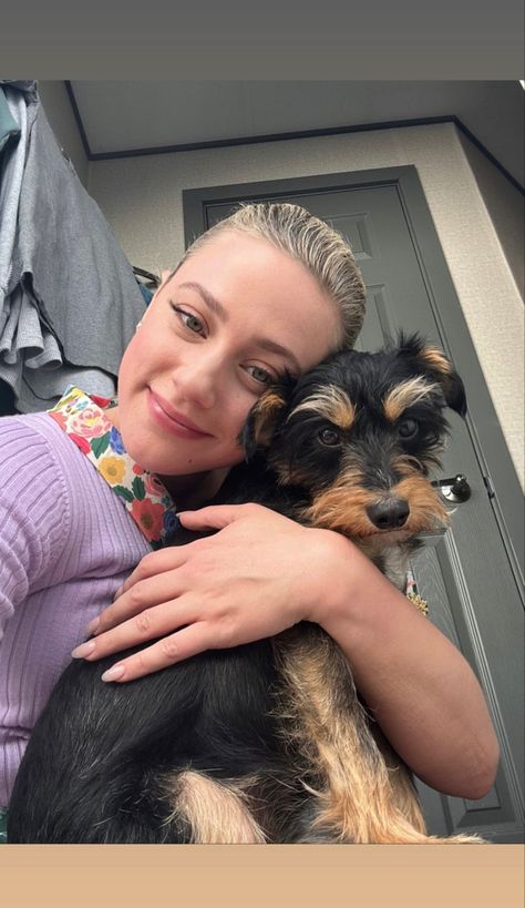 Lili Reinhart 2023 Lil Reinhart, Lili Reinhart Aesthetic, Jennifer Aniston Videos, Victoria James, Betty Cooper Riverdale, Deni Denials, Fake Ft Call, Riverdale Aesthetic, Something Funny