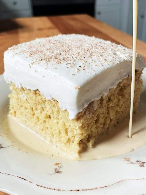 This delicious, tender and moist eggnog tres leches cake is the perfect showstopper dessert to make for your next gathering or dinner party. While it looks Tres Leches Cake Traditional, Tres Leches Cake Christmas, Tre Leches Cake Recipe Easy Simple, Egg Nog Tres Leches Cake, Gingerbread Tres Leches Cake, Eggnog Tres Leches Cake, Tres Leches Cake Recipe With Box Cake, Eggnog Tres Leches, Showstopper Dessert