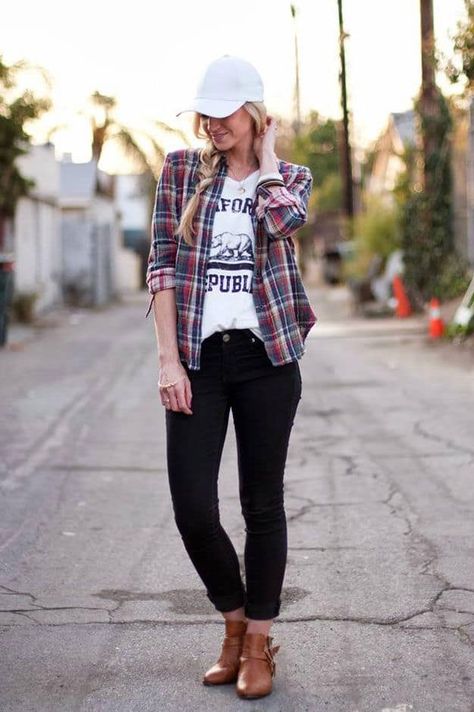 Elle Apparel, 1970s Fashion Women, Plaid Shirt Outfits, Conservative Fashion, Simple Fall Outfits, Gap Shoes, Fall Fashion Outfits, Casual Fall Outfits, Women's Summer Fashion