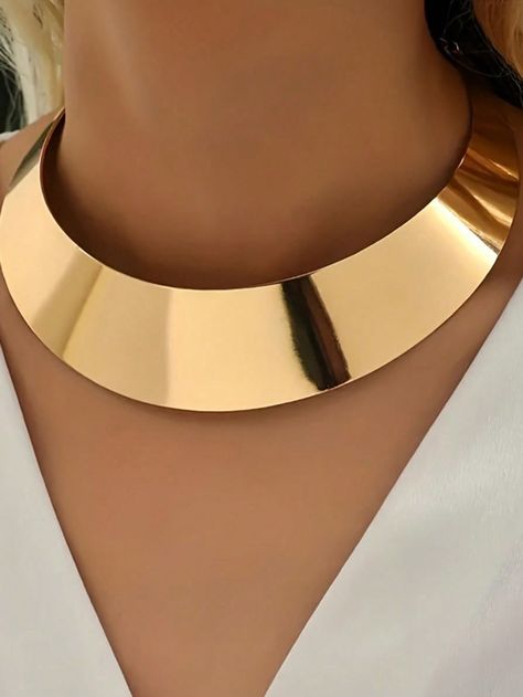 Golden Exaggerated Style Chunky Collar Neck Chain, 18K Gold Plated Unique Neck Jewelry For WomenI discovered amazing products on SHEIN.com, come check them out! Chunky Choker, Big Necklace, Neck Jewelry, Womens Chokers, Gold Ear Cuff, Gold Collar, Neck Jewellery, Collar Neck, Neck Chain