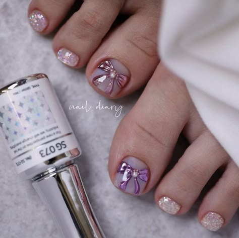 Korean Pedicure, Metallic Nails Design, Feet Nail Design, Pedicure Designs Toenails, Neon Nail Designs, Pedicure Nail Designs, Gel Toe Nails, Toe Nail Color, Pretty Toe Nails