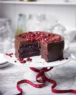 Pomegranate Cake, Chocolate Pomegranate, Pistachio Cake Recipe, Layer Cake Recipes, Pistachio Cake, British Bake Off, British Baking, Great British Bake Off, Occasion Cakes