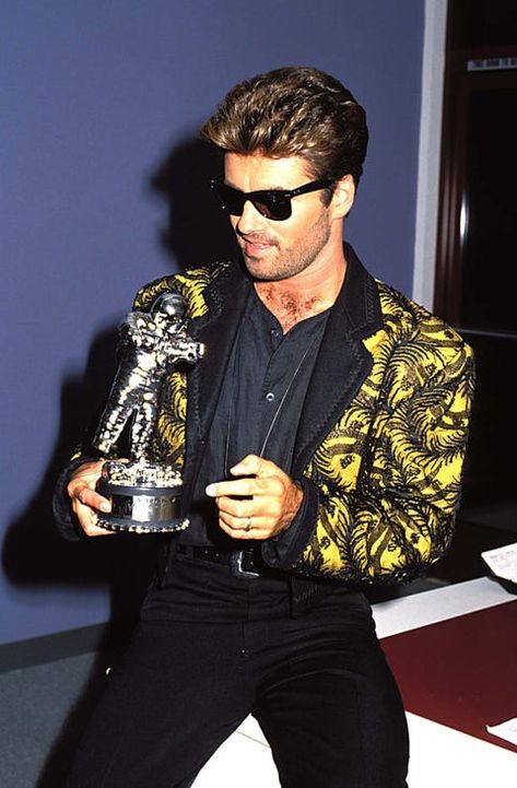 Eyewear, Vision care, Sunglasses, Goggles, Fashion, Blazer, Facial hair, Street fashion, Beard, Pocket, George Michael 80s, George Michel, Andrew Ridgeley, George Michael Wham, Mtv Videos, Mtv Video Music Award, Video Music Awards, Brunette To Blonde, George Michael