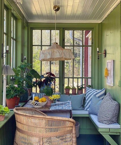 Cozy Green Aesthetic, Green Aesthetic Kitchen, Green Porch, Aesthetic Kitchen, Porch Design, House Goals, Screened Porch, Green Aesthetic, Interior Inspo