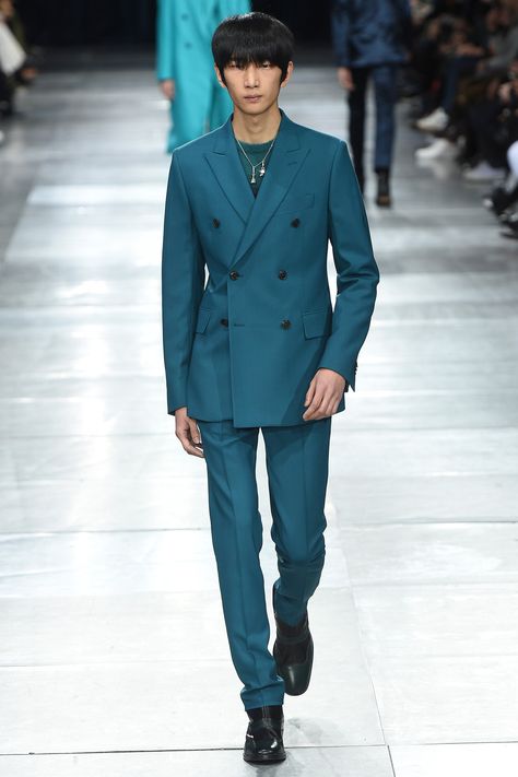 Paul Smith Menswear, Graduation Look, Man Jacket, Nct Johnny, Menswear Runway, Suit Ideas, Expensive Clothes, Menswear Fashion Show, Men Fashion Casual Outfits