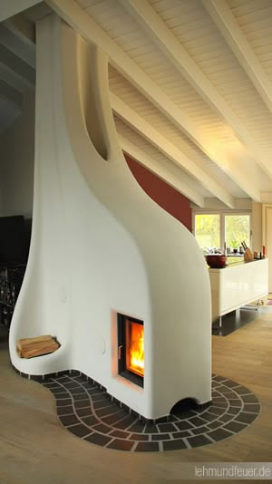 12 Rocket Mass Heaters to Fire Up Your Inspiration Organic Fireplace, Unique Fireplaces, Sustainable Artwork, Mass Heater, Cob Home, Rocket Mass Heater, Cob Homes, Earthship Home, Thermal Mass