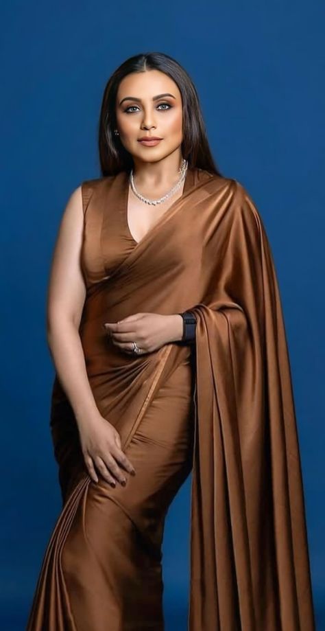 Rani Mukherjee, Actress Without Makeup, Satin Saree, International Fashion, Beautiful Saree, Silk Sarees, Saree, Actresses, Satin