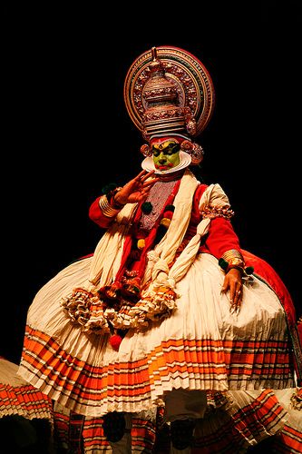 Kathakali Dance Poses, Kadhakali Photography Hd, Kathakali Expressions, Kadhakali Photography, Kathakali Photography, Kerala Culture, Kathakali Face, Indian Dances, Indian Classical Dancer