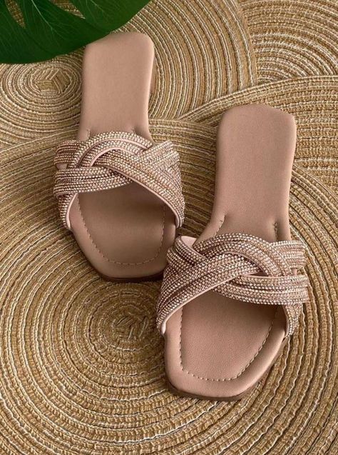 Fancy Slippers For Women, Fancy Slippers, Trending Summer Nails, Stylish Pants Women, Fancy Sandals, Fluffy Shoes, Shoe Makeover, Pretty Sandals, Wedding Mehndi