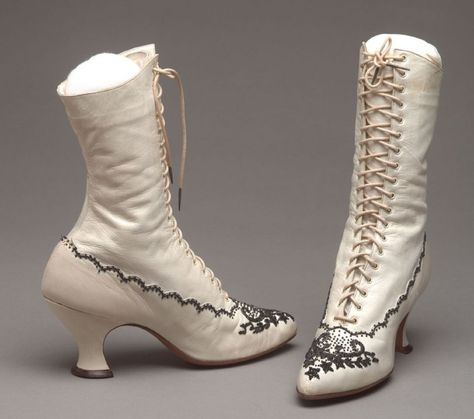 Pair of boots, 1900-10. Victorian Lace Up Boots, 1800s Shoes, Victorian Heeled Boots, 1800’ Shoes Women, 1800s Shoes Victorian Boots, White Victorian Boots, Legion Of Honor, Victorian Dresses, Historical Shoes