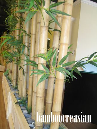 Bamboo Poles Garden Ideas, Bamboo Sticks Decor, Estilo Japandi, Japanese Garden Backyard, Bamboo Diy, Bamboo Stalks, Bamboo Planter, Japanese Home Design, Bamboo Rods