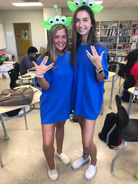 Tv Tuesday Spirit Week Costumes, Spirt Week Twin Day Ideas, Disney Duo Spirit Week, Space Theme Spirit Week, Disney Outfits For School Spirit Week, Disney Vs Pixar Spirit Week, Twin Day Spirit Week Ideas Easy, Disney Hoco Costumes, Disney Day Ideas For Spirit Week