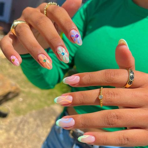 Color Block Nails, 2023 Nail, April Nails, Retro Nails, Art Deco Nails, Easter Nails, Essie Nail, Pastel Nails, Gel Nail Designs