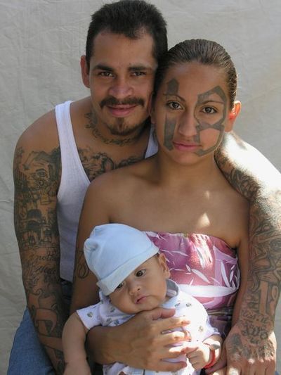 18th Street Gang 18th Street Gang, Funny Couple Photos, Mexico Tattoo, Cream Tattoo, Worst Tattoos, Street Tattoo, Awkward Family Photos, Photo Fails, Tattoo Fails