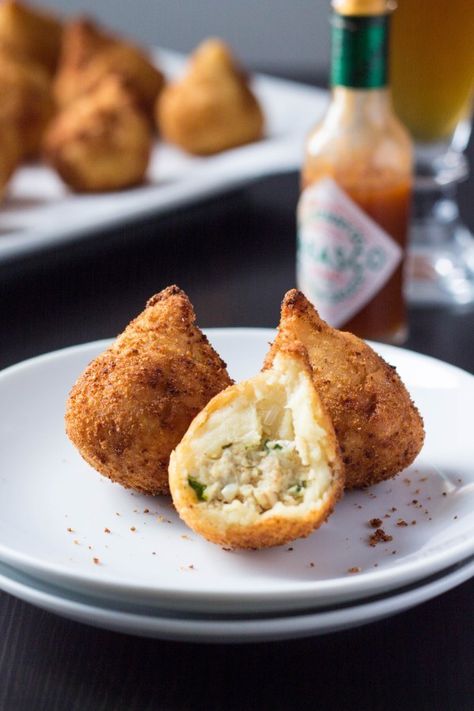 Coxinhas, deep fried Brazilian chicken croquettes. Yes, more please. Brazilian Appetizers, Brazilian Food Recipes, Brazilian Snacks, Brazilian Chicken, Brazil Food, Cultural Foods, Chicken Croquettes, Brazilian Dishes, Chicken Food Recipes