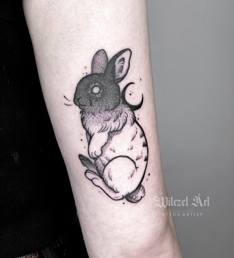 Hase Tattoos, Geometric Tattoo Hand, Feminine Skull Tattoos, Blade Tattoo, Rabbit Tattoo, Tatoo Inspiration, Insect Tattoo, Bunny Tattoos, Rabbit Tattoos