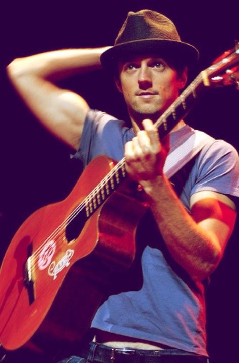 Jason Mraz Sara Bareilles, Jason Mraz, Fav Music, Moroccan Kilim, Hey Good Lookin, Celebrities Humor, All Music, Guitar Player, Music Lyrics