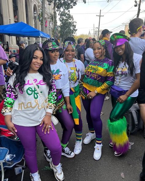 Casual Mardi Gras Outfit, Mardi Gras Office Outfit, Mardi Gras Ball Dress, Mardi Gras Outfit Ideas For Women, Mardi Gras 2024 Outfits, Mardi Gras Inspired Outfits, Mardi Gras Theme Party Outfit, Mardi Gras Outfits For Women Black, Cute Mardi Gras Outfit Ideas