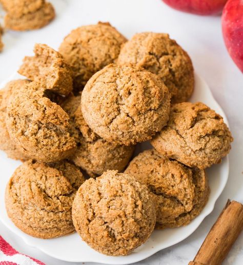 Medical Medium® on Instagram: “CINNAMON APPLESAUCE COOKIES {GLUTEN-FREE, DAIRY-FREE, & EGG-FREE} Is there a more tried-and-true flavor partnering than cinnamon and…” Medical Medium Recipes, Applesauce Cookies, Menstrual Phase, Cinnamon Applesauce, Medium Recipe, Sweet Potato Toast, Spice Muffins, Healing Recipes, Cinnamon Cookies