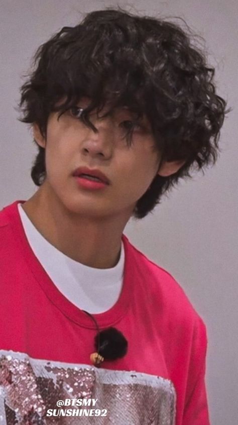 Permed Guys Hair, Tae Fluffy Hair, Curly Kpop Hair Men, Shadow Perm Men, Taehyung Wavy Hair, Wavy Hair Perm, Perm Ideas, Boys Colored Hair, Poofy Hair