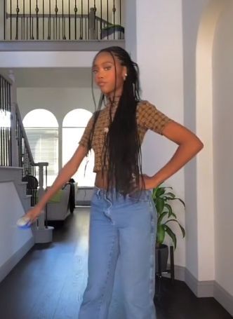 Straight End Braids, Brandy Braids 90s, Straight Knotless Braids, Brandy Braids, School Braids, College Hairstyles, Braids Black, Cute Box Braids, Cute Box Braids Hairstyles