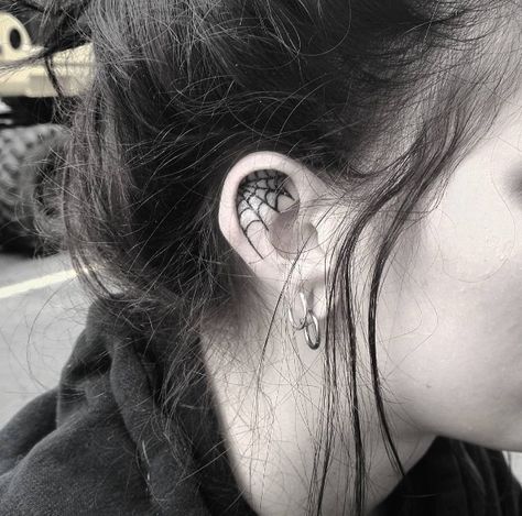 30 Cool Behind the Ear Tattoos and Ear Tattoos - theFashionSpot Traditional Behind The Ear Tattoo, Web Behind Ear Tattoo, Spider Web In Ear Tattoo, Web Ear Tattoo, Web Tattoo Behind Ear, Behing The Ear Tattoo, Front Of Ear Tattoo, Eat Tattoo Ideas, In Ear Tattoo