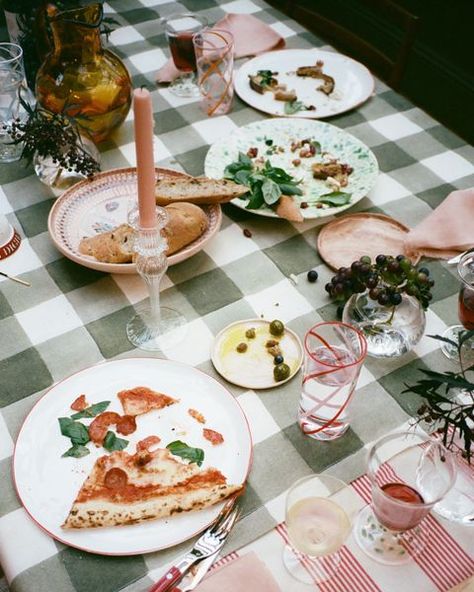 Green Check Tablecloth, Green Gingham Tablescape, Gingham Christmas Table, Green Gingham Tablecloth, Gingham Tablecloth Wedding, Table Setting Aesthetic, Gingham Table Cloth, Green Table Settings, Laura Jackson