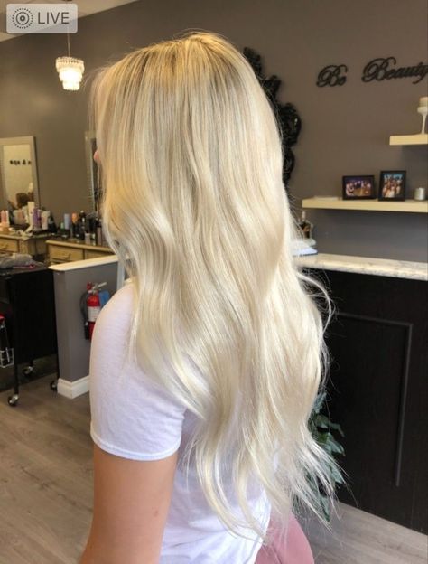 Blond Hair With Highlights Platinum, All One Color Blonde Hair, Bleach Blonde Straight Hair, Highlights On Blonde Hair Platinum, Blonde Hair Inspiration Platinum, Extremely Blonde Hair, Platinum Golden Blonde Hair, Neutral Platinum Blonde, Bleach Out Blonde