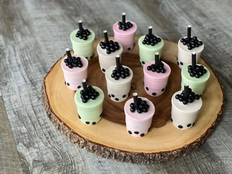 Boba Tea Cake Pops, Bubble Tea Cupcakes, Boba Cake Pops, Boba Tea Cake Ideas, Boba Tea Cupcakes, Boba Birthday Cake, Boba Cake Birthday, Boba Cupcakes, Boba Cookies