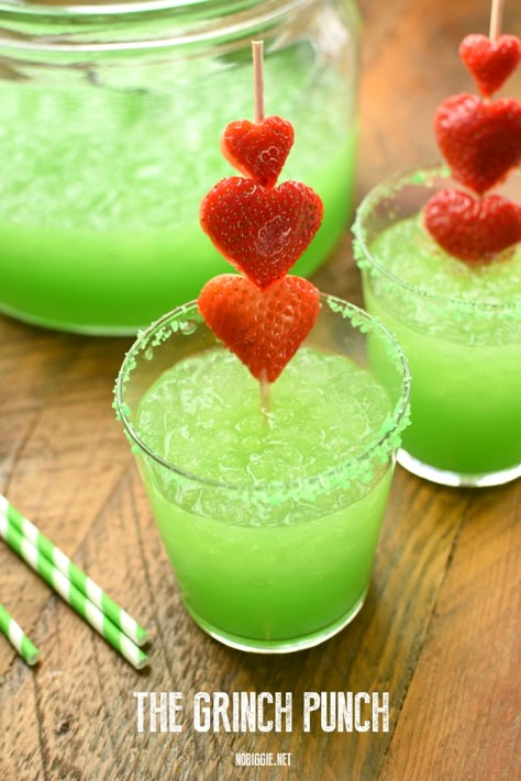 Punch Recipes For Kids, Grinch Punch, Kids Drinks, Christmas Drinks Alcohol Recipes, Alcoholic Punch Recipes, Christmas Drinks Recipes, Christmas Drinks Alcohol, Christmas Eats, Grinch Christmas Party