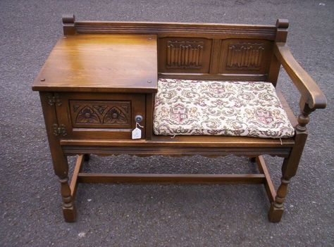 Dining Room Traditional, Telephone Bench, Telephone Seat, Diy Headboard Upholstered, Oak Dining Room, Traditional Dining Rooms, Doors And Floors, Telephone Table, Antique French Furniture