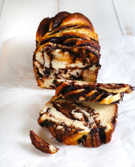 Jun 7, 2019 - Get this easy-to-follow, tested recipe for gluten free chocolate babka—way easier than it looks, with a big "wow" factor! Babka Bread, Gluten Free On A Shoestring, Gluten Free Chocolate Recipes, Babka Recipe, Vegan Gluten Free Desserts, Chocolate Babka, Homemade Fudge, Gf Desserts, Fudge Sauce