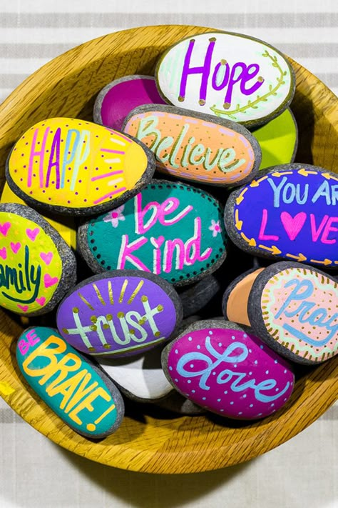 Rock Painting Scripture Rock Painting Ideas, Painted Rocks Christian, Rock Painting Friendship, Christian Rock Painting Ideas Easy, Youth Crafts For Church, Prayer Rocks For Kids, Church Camp Crafts For Teens, Bible Rock Painting Ideas, Vbs Crafts For Teens